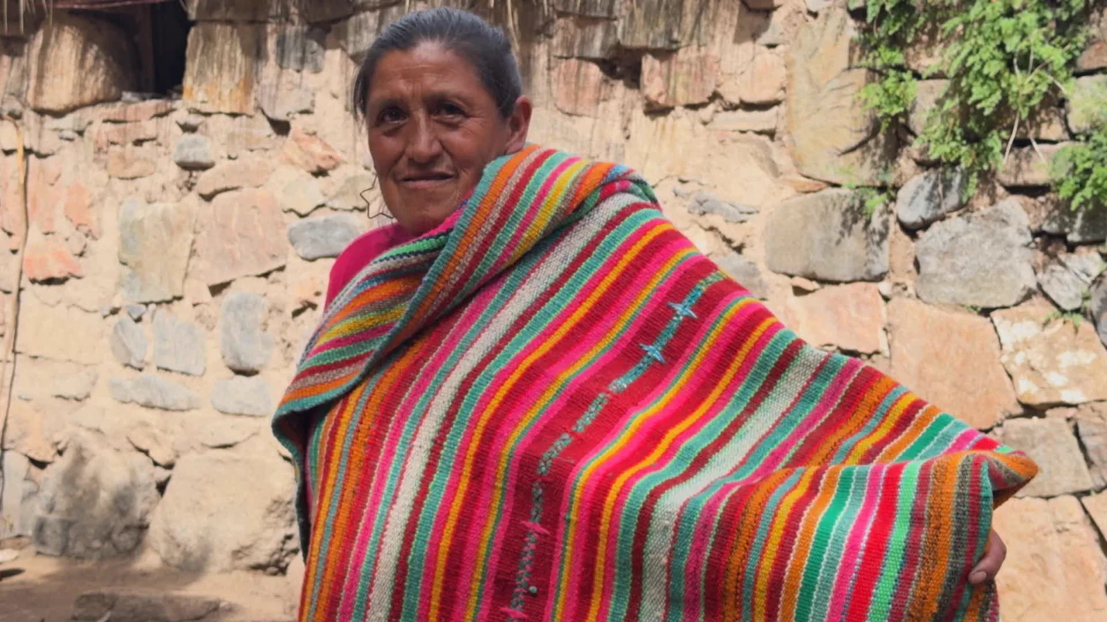 Margarita con su poncho